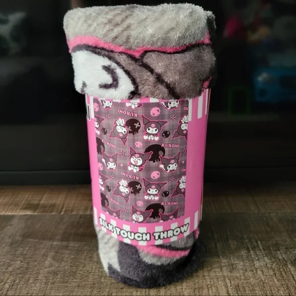 (5) Sanrio Blankets Bundle